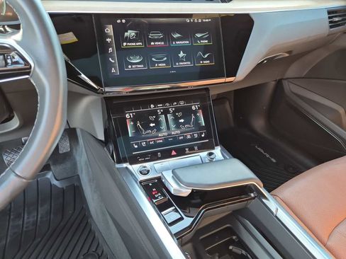 Certified 2024 Audi Q8 e-tron Premium Plus w/ Premium Plus Package image 23