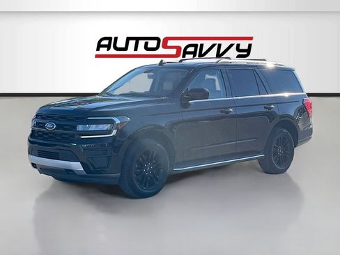 Used 2022 Ford Expedition XLT AWD/4WD image 3