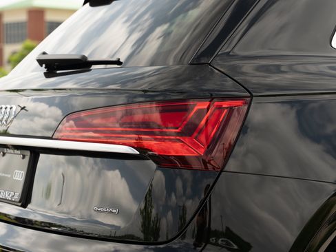 Certified 2023 Audi Q5 2.0T Premium w/ Convenience Package AWD/4WD image 30