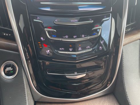 Used 2019 Cadillac Escalade ESV Luxury w/ LPO, Escalade Noir Package image 29