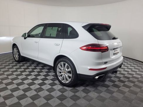 Used 2017 Porsche Cayenne Platinum Edition AWD/4WD image 35