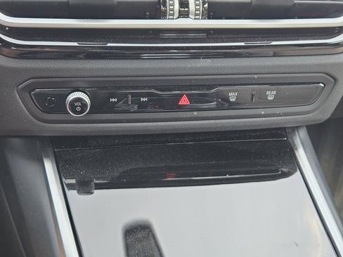 Used 2024 BMW M240i xDrive Coupe w/ Premium Package image 19