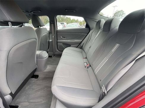 Certified 2023 Hyundai Elantra SEL image 9