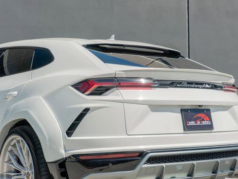 Used 2019 Lamborghini Urus AWD/4WD image 43