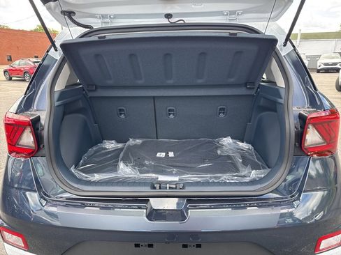 New 2025 Hyundai Venue Limited image 15