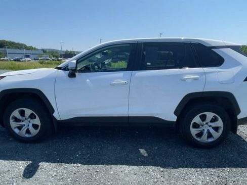Certified 2023 Toyota RAV4 LE AWD/4WD image 5