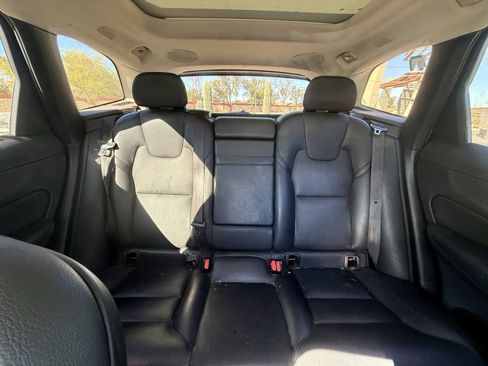 Used 2019 Volvo XC60 T8 Inscription w/ Advanced Package image 17