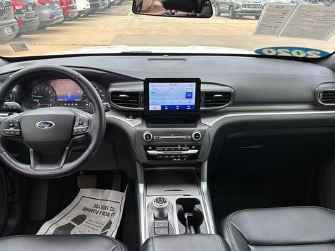 Used 2020 Ford Explorer XLT w/ Equipment Group 202A AWD/4WD image 7