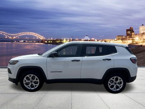 Used 2025 Jeep Compass Sport AWD/4WD image 2