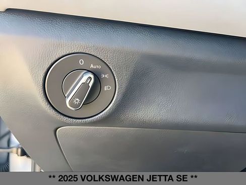 Used 2025 Volkswagen Jetta SE w/ Sunroof Package FWD image 19