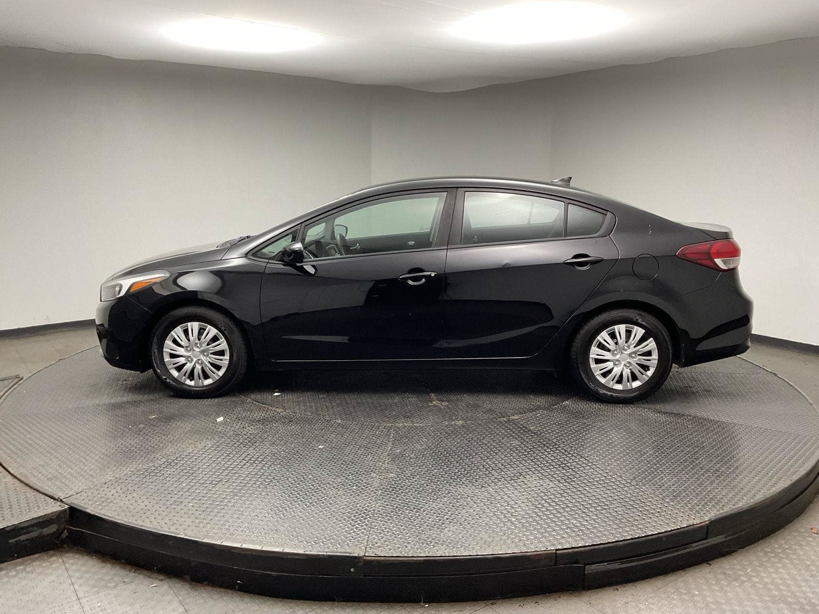 Used 2017 Kia Forte LX FWD image 4