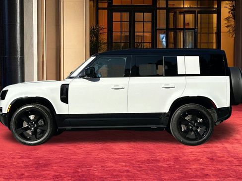 New 2026 Land Rover Defender 110 X-Dynamic SE image 3