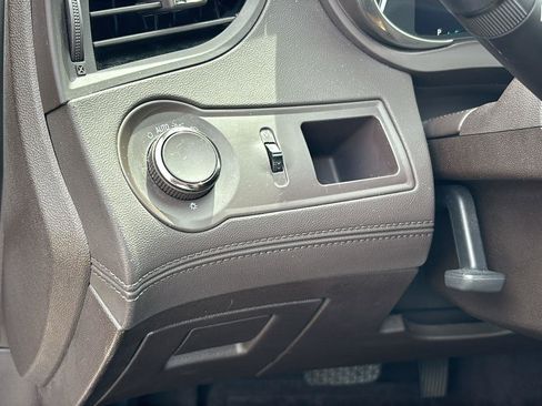 Used 2014 Buick LaCrosse Leather FWD image 23