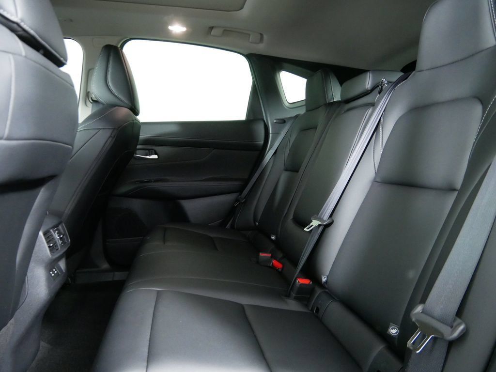 Used 2025 Nissan Murano SL AWD/4WD image 16