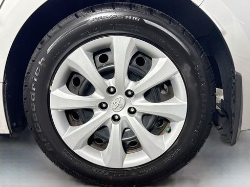 Certified 2021 Toyota Corolla LE w/ Carpet Mat Package (TMS) FWD image 29