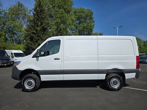 New 2025 Mercedes-Benz Sprinter 2500 image 3