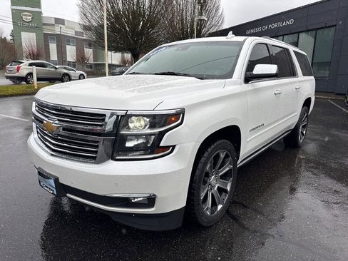 Used 2018 Chevrolet Suburban Premier image 3