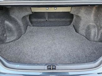 Used 2016 Toyota Camry SE video 3