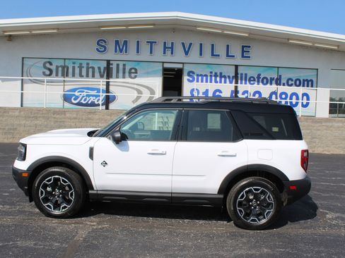 New 2025 Ford Bronco Sport Outer Banks w/ Outer Banks Tech Package+ AWD/4WD image 2