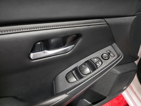 Used 2023 Nissan Sentra SV FWD image 12