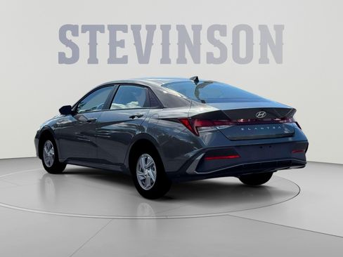 New 2026 Hyundai Elantra SE FWD image 5