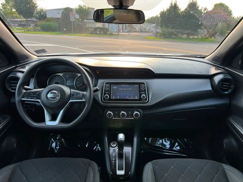 Used 2020 Nissan Kicks S FWD image 20