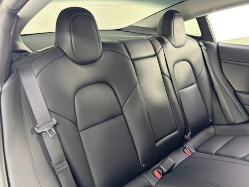 Used 2023 Tesla Model 3 Standard Range image 40