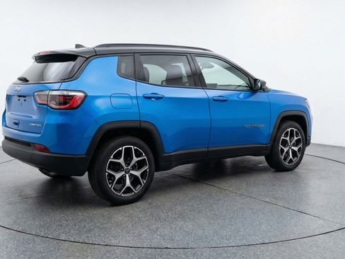 Used 2025 Jeep Compass Limited image 9