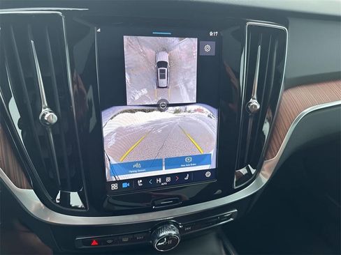 Used 2025 Volvo V60 B5 Cross Country Plus image 37