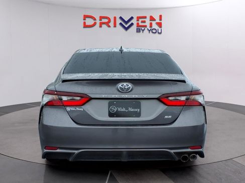 Used 2023 Toyota Camry SE image 6