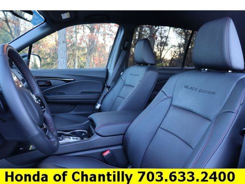 Used 2025 Honda Passport Black Edition image 23