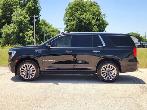 Used 2024 GMC Yukon Denali Ultimate AWD/4WD image 4