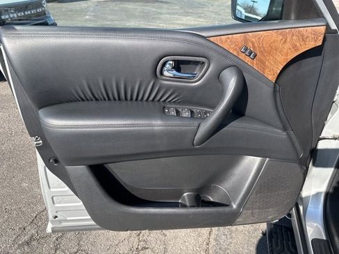 Used 2024 Nissan Armada SL image 12