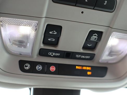 Used 2019 Chevrolet Equinox Premier image 30