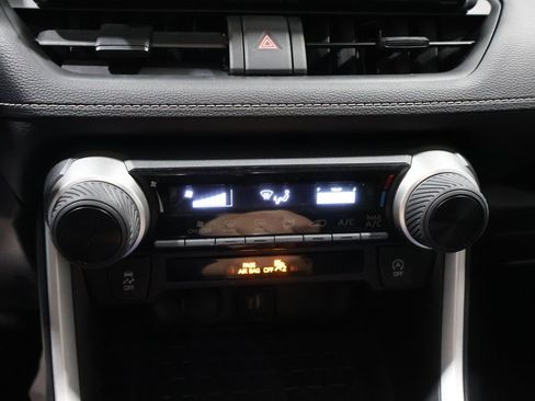 Used 2025 Toyota RAV4 LE image 29