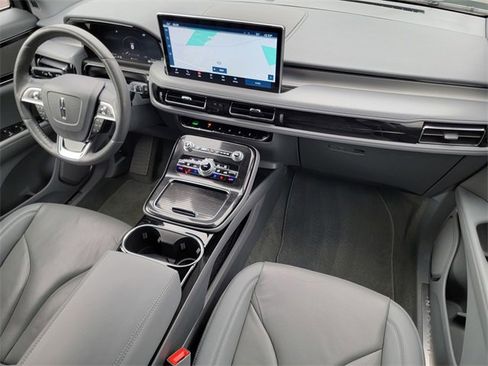 Certified 2023 Lincoln Nautilus Reserve image 39