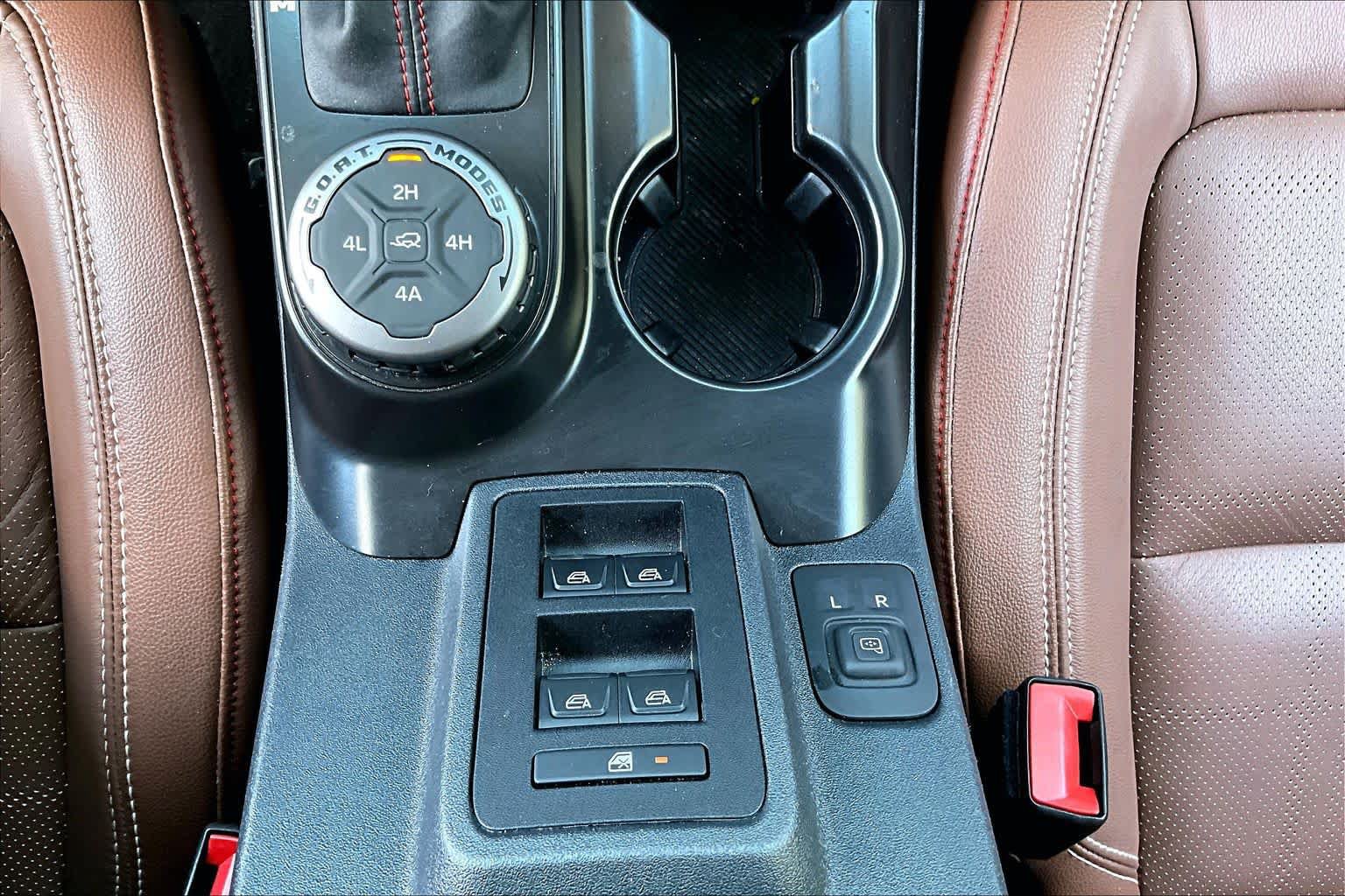 Used 2024 Ford Bronco Heritage Edition AWD/4WD image 32
