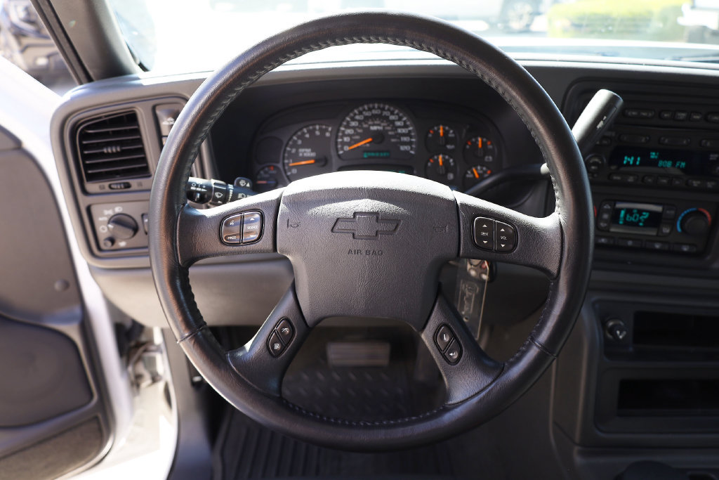 Used 2005 Chevrolet Silverado 3500 LT w/ Skid Plate Package AWD/4WD image 13