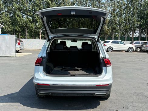 Used 2018 Volkswagen Tiguan SEL AWD/4WD image 33