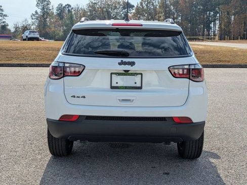 New 2026 Jeep Compass Latitude image 8