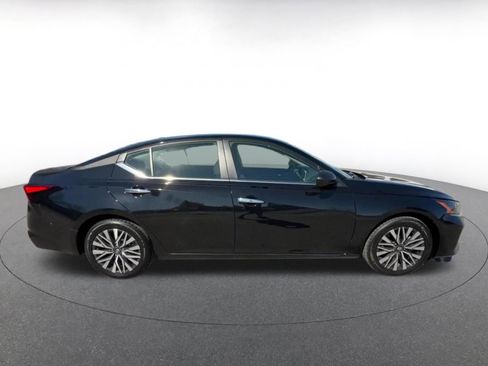 Used 2025 Nissan Altima 2.5 SV image 16