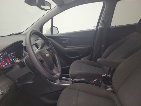 Used 2021 Chevrolet Trax LS w/ Tint and Cruise Package FWD image 17