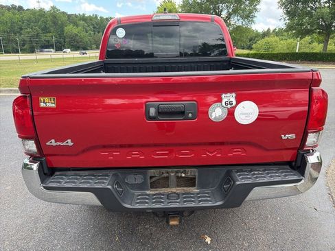 Used 2021 Toyota Tacoma SR5 AWD/4WD image 6