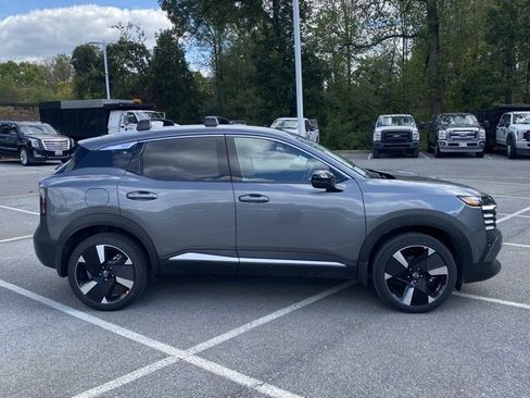 New 2026 Nissan Kicks SR w/ Cold Weather Package image 9