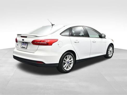 Used 2016 Ford Focus SE FWD image 5