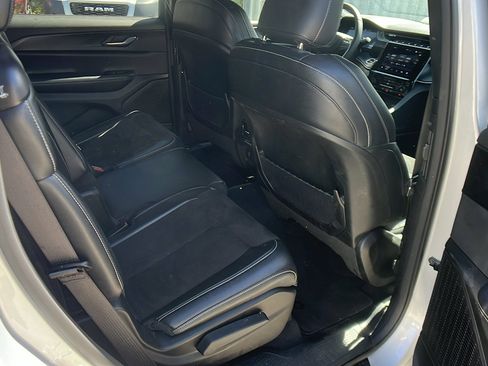 Certified 2024 Jeep Grand Cherokee L Laredo image 21