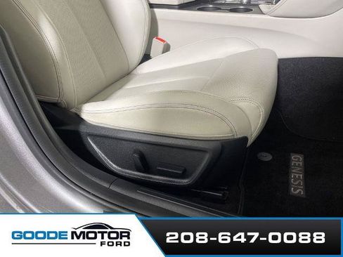 Used 2024 Genesis G70 2.5T AWD/4WD image 22