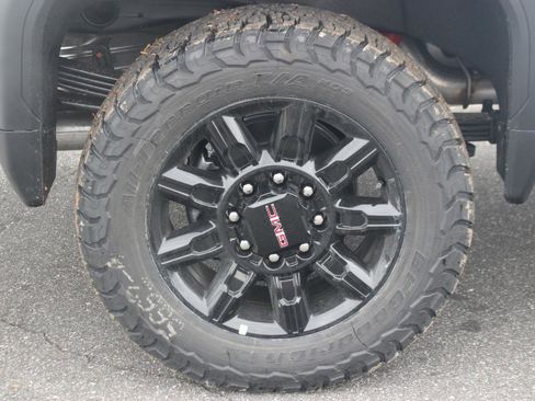 New 2026 GMC Sierra 2500 AT4 w/ AT4 Premium Plus Package image 9