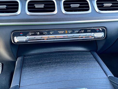 Used 2020 Mercedes-Benz GLE 450 4MATIC image 33
