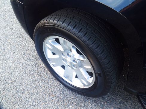 Used 2010 Chevrolet Suburban LTZ image 18